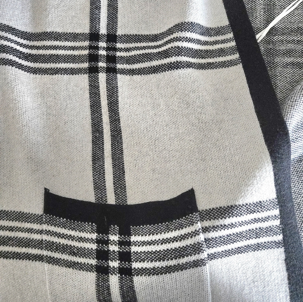 ELLE Sweater Coat/Tunic Black & Off-White Lg Windowpane Plaid XL EUC - Picture 13 of 13
